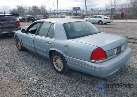 2002 Ford Crown Victoria Lx z USA, uszkodzony, nr VIN 2FAFP74WX2X158353